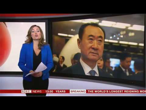 Victoria Fritz Cleavage & Boots! 13/10/16