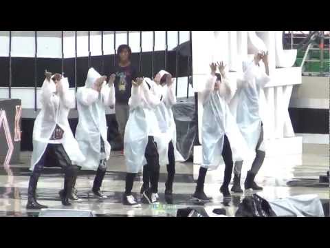 [Fancam] 120608 EXO-K rehearsal in raincoats