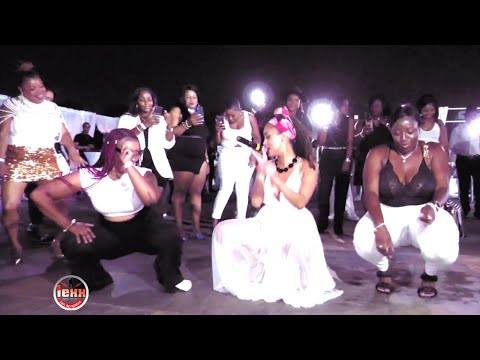 CAN'T RESIST | PHYLLISIA ROSS KRAZE JERSEY AK TRICK SA 07 25 2021