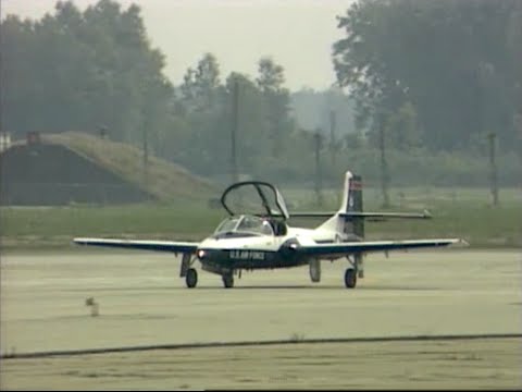 Cessna T-37 Tweet Demonstration