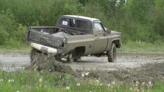 preview picture of video 'Bogger Truck Loses Wheel and Wins!'