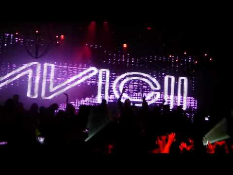 Avicii - Personal Jesus (Eric Prydz Remix) intro @ Music Box (4-22-11)