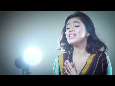 Tia AFI - Adilkah Ini (cover) by Della Firdatia