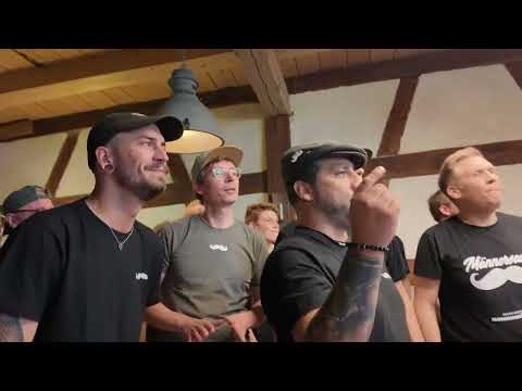 Männersache singt "Ich schau dich an" 