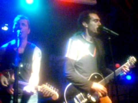 CHINITA - FAMASLOOP feat KEVIN JOHANSEN