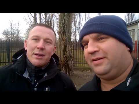 Oczekiwanie na uwolnienie Basi Poleszuk z więzienia na Grochowie