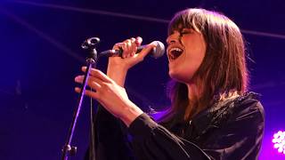 Clara Luciani - &quot;La Baie&quot; - Metronomy @ Blois