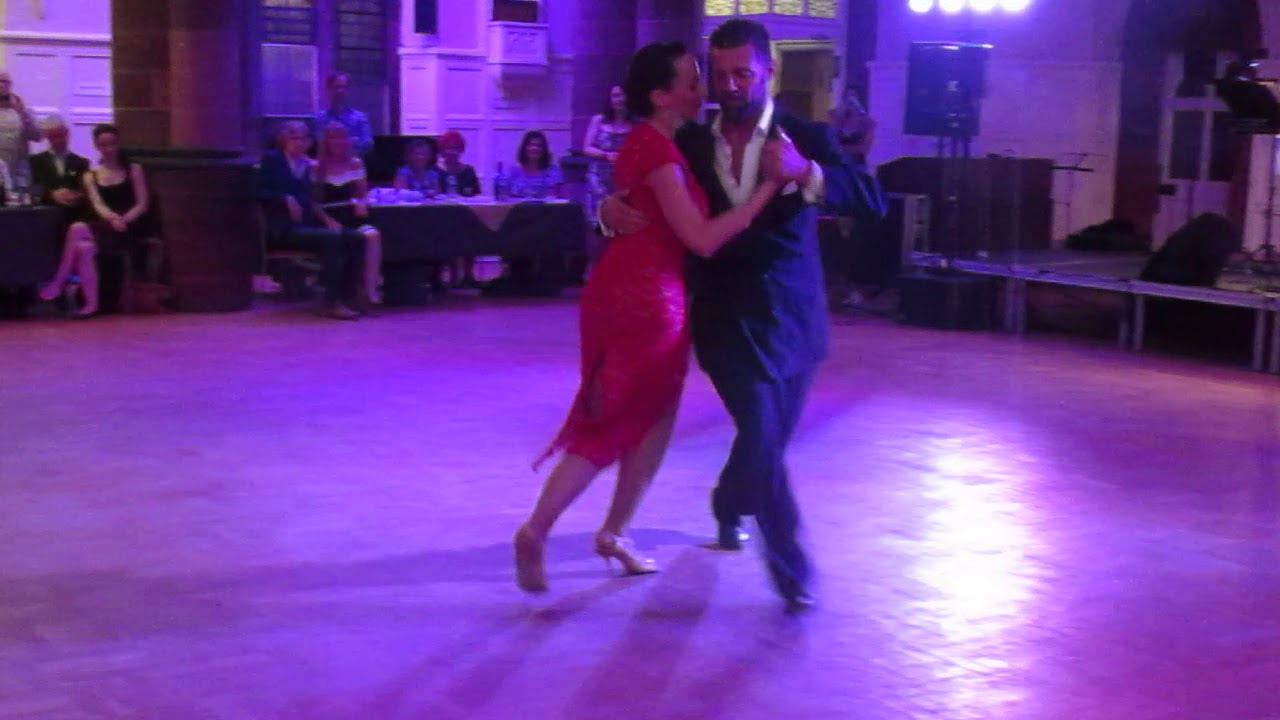 Diego 'El Pajaro'Riemer & Natalia Cristobal Rive Dancing to Mucho Mucho by Juan D'Arienzo at the Pai