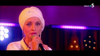 Le live : Mennel chante &quot;Je pars mais je t&#39;aime&quot; - C à Vous - 17/05/2018