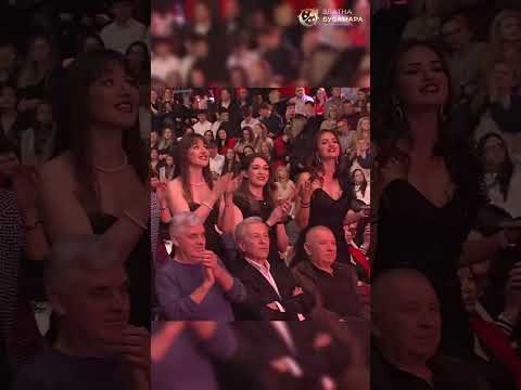 Песната може се🎤🎶❤️ #zlatnabubamara #народнамузика #balkan