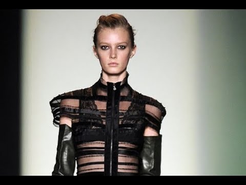 MAX AZRIA Fall 2009/2010 New York - Fashion Channel