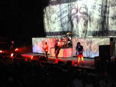 Stone Sour - Through Glass (Live 2011.02.05 - Auburn Hills, MI [The Palace]).avi