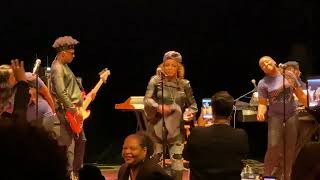 Leela James performing Set Me Free live in concert.