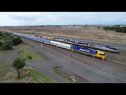 6MA8 Overland Passenger Train Overtakes 9721V Freight Train (22/4/2022) - PoathTV Australian Railway