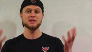 Tifo Banner Instructions - University of Nebraska at Omaha Hockey Games