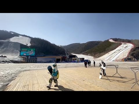 A construção de instalações em Zhangjiakou está em fase final para sediar as Olimpíadas de Pequim; o desenvolvimento de resorts também está esquentando