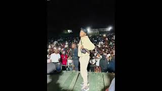 Download lagu Fan tries to fight Shebeshxt on stage mp3 Download lagu Fan tries to fight Shebeshxt on stage mp3