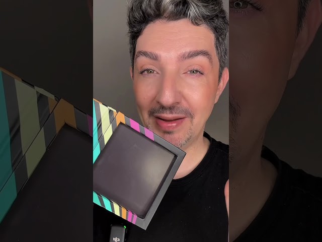 Vídeo relacionado con Paleta De Sombras De Ojos: Gama Cromática De Composición Mineral Resistente A Las Arrugas, Surtido De Belleza Portátil Y, Textura De Fusión De Intensos, Serie De Mejora De La Visió