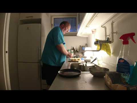 MongoTV_6396 - KUNNE IKKE SOVE I NAT OG SPISER MORGENMAD KLOKKEN 4.30 MORGEN