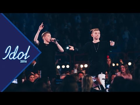 Marcus och Martinus framträder under Idolfinalen 2016 - Idol Sverige (TV4)