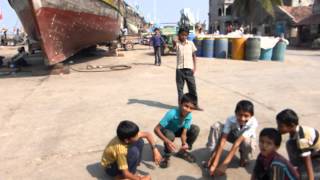 preview picture of video 'Inde 2013 : Diu - Sur le port'