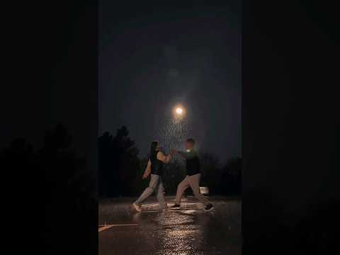 Indila - Love Story - Couple dance in rain