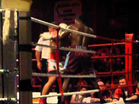 Moses Matovu vs Nathan Owens fight in Halifax - Round 2