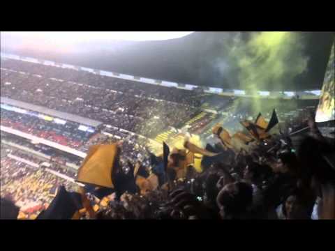 "la rebel dando catedra a la monumental (america vs pumas ) 20 de abril 2013" Barra: La Rebel &bull; Club: Pumas &bull; País: México