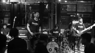 Into The Future (Vinnie Moore) - Snow White live at Parking Toys