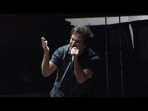 Pearl Jam: Mind Your Manners [HD] 2013-10-16 - Worcester, MA