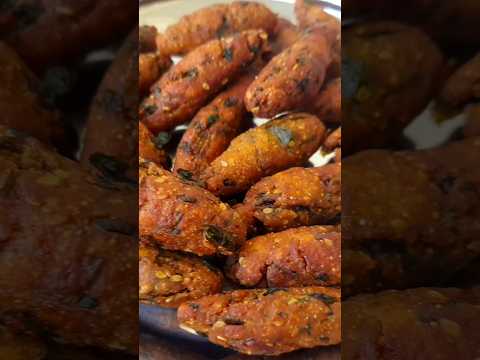 Methi Muthiya Recipe | Gujarati Methi Na Muthiya | Indian Tea Time Snacks | #shortvideo
