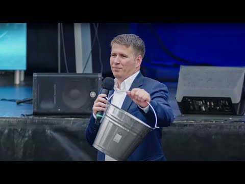 Cristi Boariu - Bring your rusty bucket to the well!