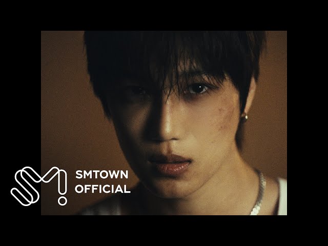 EXO’dan KAI, “Wait On Me” Müzik Videosuyla Solo Dönüşünü Gerçekleştirdi