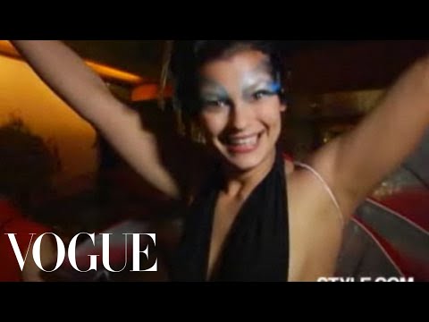 download lagu mp3 mp4 Bungalow 8, download lagu Bungalow 8 gratis, unduh video klip Bungalow 8