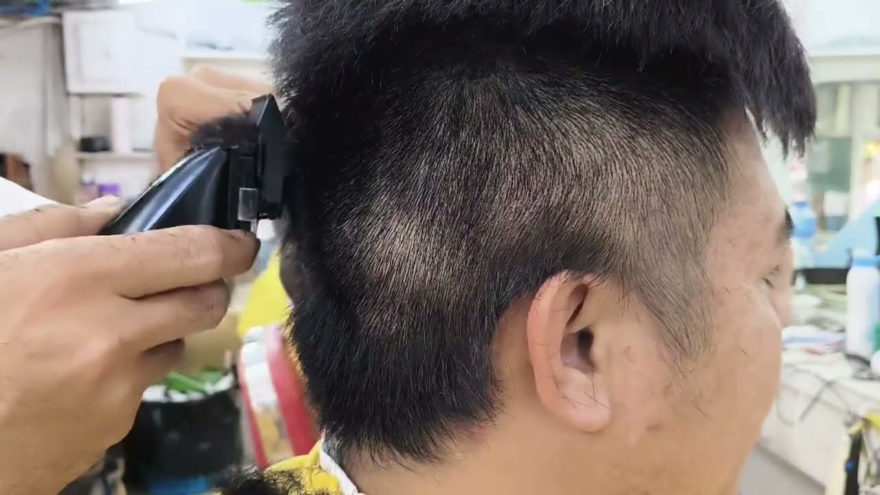 Barber Turns Haircut Into Art 🎨 - Barber Grind Creates Real Art 💈