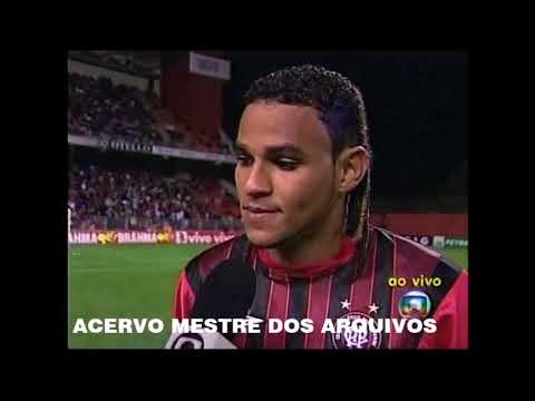 DENNIS MARQUES FALOU ANTES DA PARTIDA ATLETICO PR 3X3 SANTOS BRASILEIRO 2005
