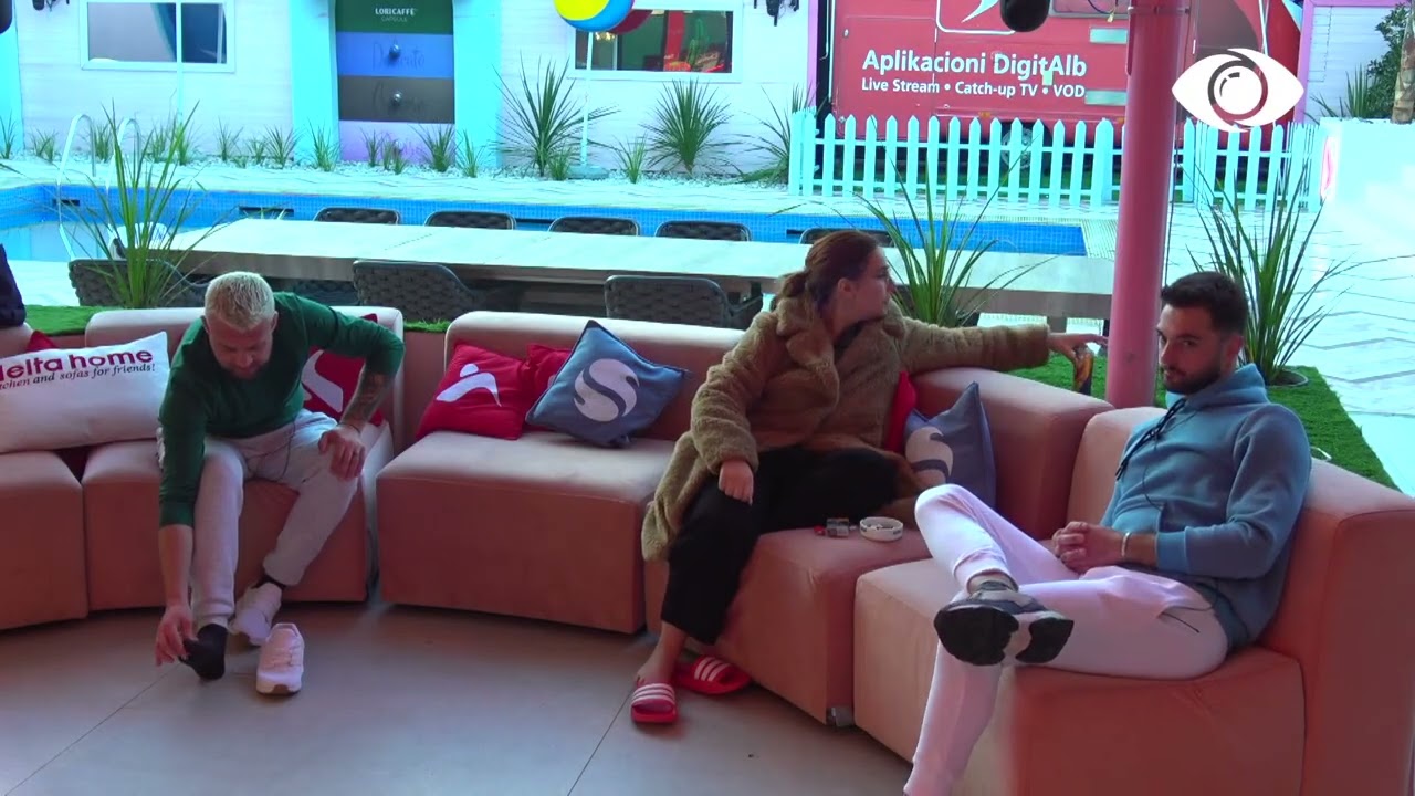 Luizi për Kiarën: Sa herë që i afrohet Kristi kontrollon se ku jam unë