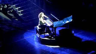 Alicia Keys singing "I pray for forgiveness" at the o2 arena 26th May 2010.