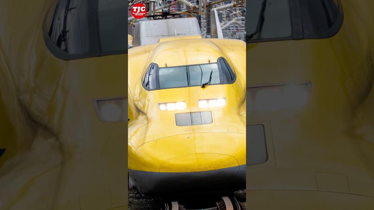 雨が上がったばかりの浜松駅でドクターイエローを撮影するとこうなる　#ドクターイエロー #東海道新幹線 #shorts