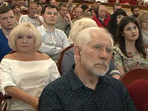 В Курской области коллектив филармонии отстоял своего руководителя.