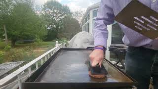 How to easily clean your griddle