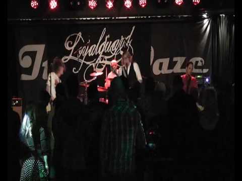 LOYALGUARD - Closing in (live at Aveny, Sundsvall)