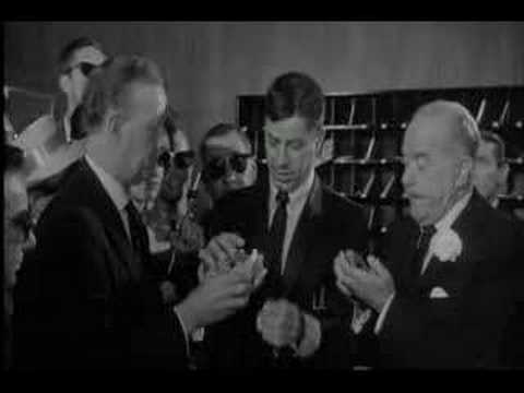 The Bellboy - Hold It!