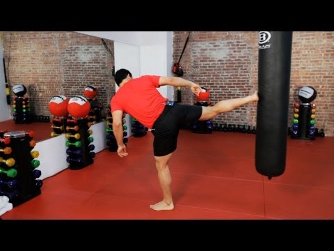 How to Do a Sidekick | Kickboxing Lessons