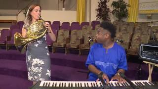 Sarah Willis takes the Sarah´s Music Gospel Horn Challenge!