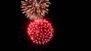 preview picture of video 'Fireworks in Samara city, 9.05.2010'