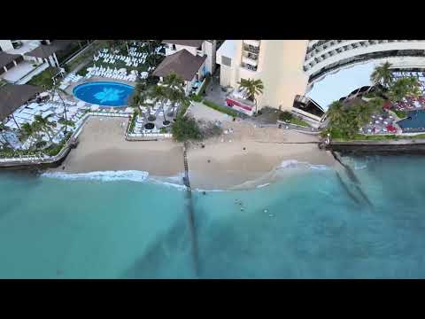 Vistas da praia e do hotel em Waikiki - Waikiki Worldwide
