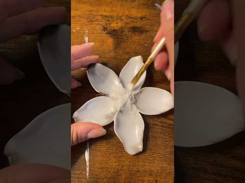 DIY Plumeria flower made out of plastic spoons #youtubeshorts #plumeria #cutecraftideas #viralvideo
