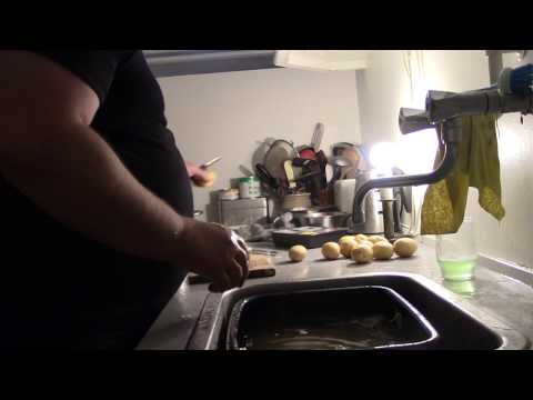 MongoTV_2161 - Mongo Madskole - Herregårdskoteletter Med Kartofler og Brun Sovs