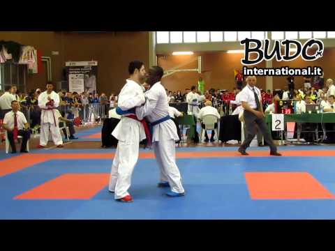 Nello Maestri vs Diego Vandeschrick 13°OPEN KARATE (MI mar.2012)